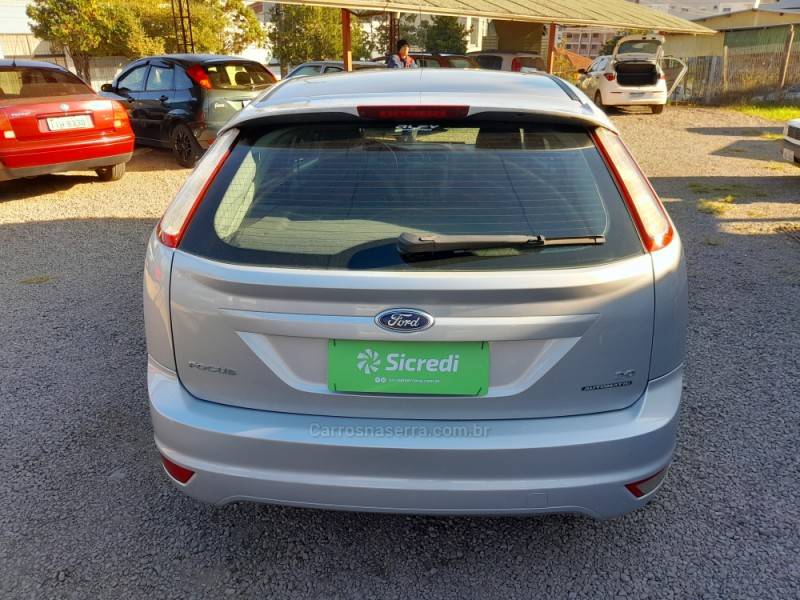 FORD - FOCUS - 2009/2009 - Prata - R$ 36.000,00