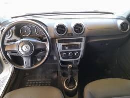 VOLKSWAGEN - SAVEIRO - 2010/2011 - Branca - R$ 39.900,00