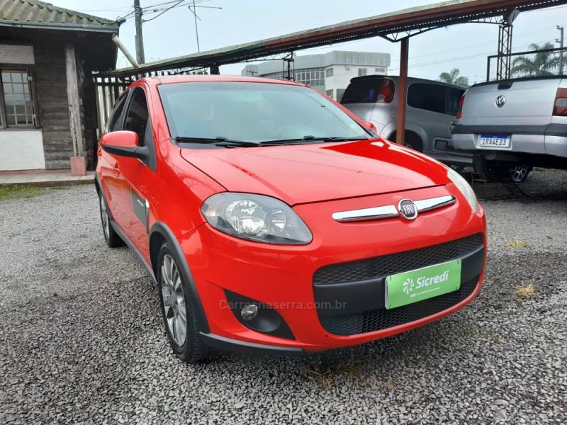 FIAT - PALIO - 2012/2013 - Vermelha - R$ 41.000,00