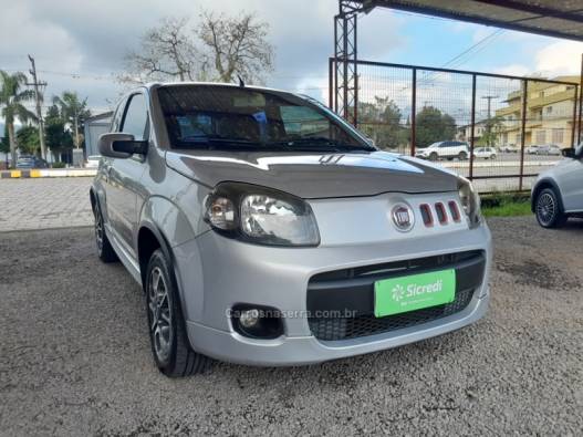 FIAT - UNO - 2011/2012 - Prata - R$ 36.900,00