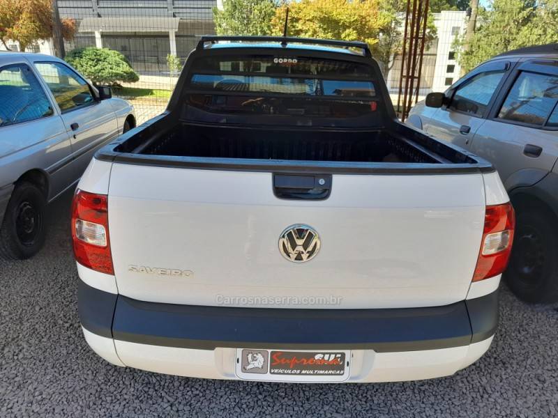 VOLKSWAGEN - SAVEIRO - 2010/2011 - Branca - R$ 39.900,00
