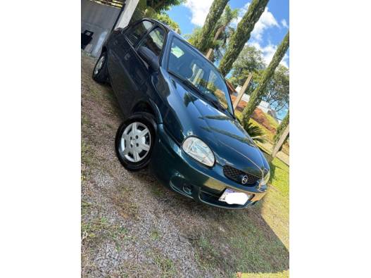 CHEVROLET - CORSA - 2001/2001 - Verde - R$ 15.000,00