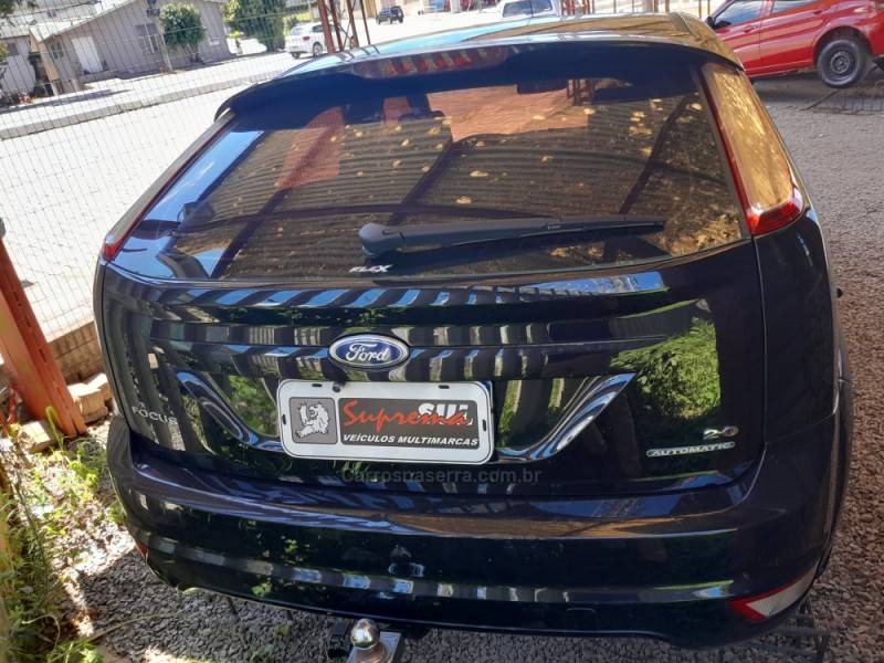 FORD - FOCUS - 2010/2011 - Preta - R$ 39.900,00