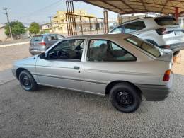 FORD - ESCORT - 1995/1995 - Prata - R$ 15.000,00