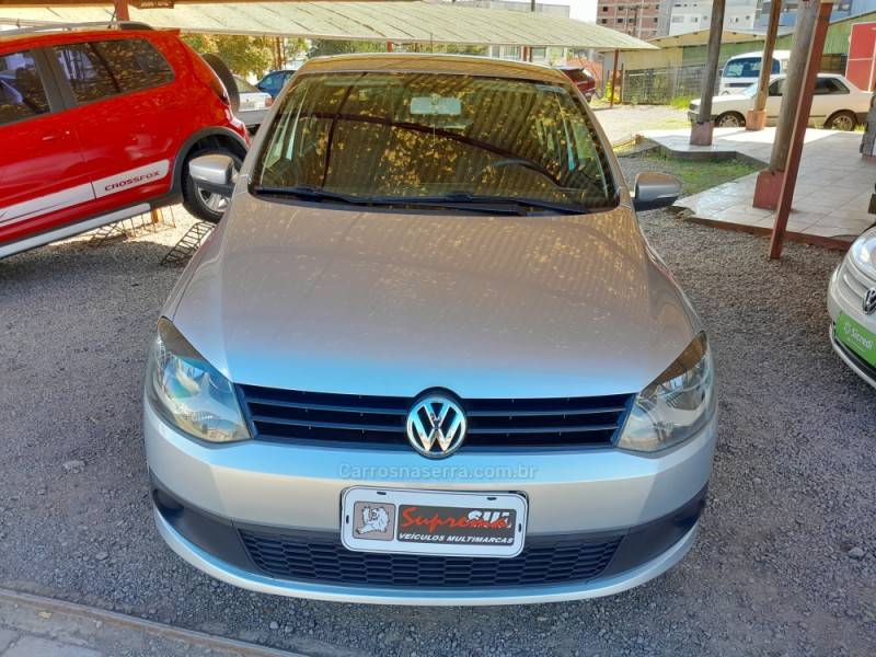 VOLKSWAGEN - FOX - 2012/2013 - Prata - R$ 37.900,00