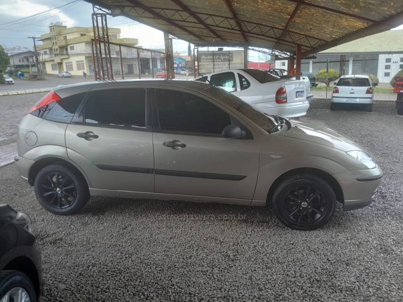 FORD - FOCUS - 2009/2009 - Prata - R$ 29.000,00