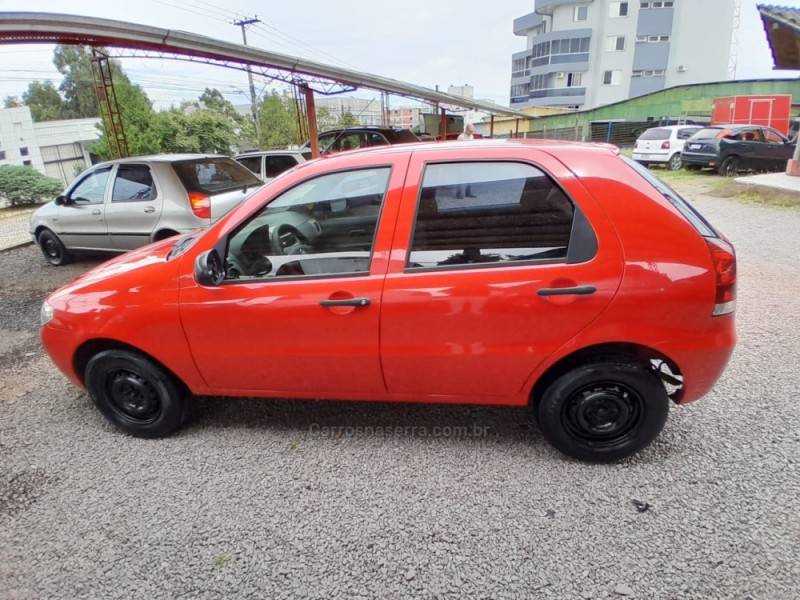 FIAT - PALIO - 2015/2015 - Vermelha - R$ 35.000,00