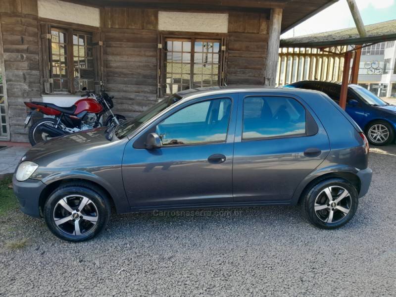 CHEVROLET - CELTA - 2008/2008 - Cinza - R$ 21.000,00