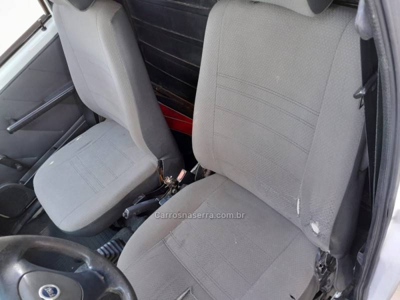 FIAT - FIORINO - 2004/2004 - Branca - R$ 25.000,00