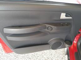 VOLKSWAGEN - CROSSFOX - 2005/2006 - Vermelha - R$ 31.000,00