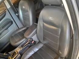 FORD - FOCUS - 2010/2011 - Preta - R$ 39.900,00