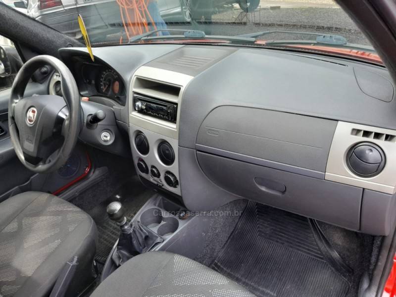 FIAT - PALIO - 2015/2015 - Vermelha - R$ 35.000,00