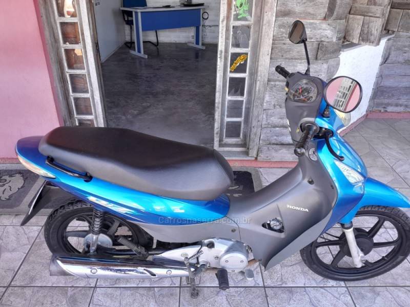 HONDA - BIZ 125 - 2005/2006 - Azul - R$ 8.800,00