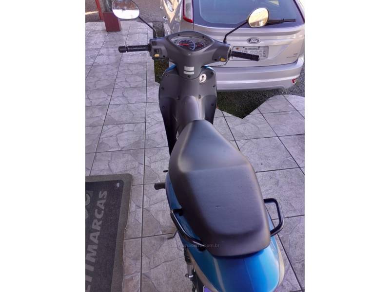 HONDA - BIZ 125 - 2005/2006 - Azul - R$ 8.800,00