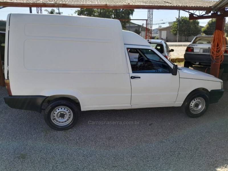 FIAT - FIORINO - 2004/2004 - Branca - R$ 25.000,00