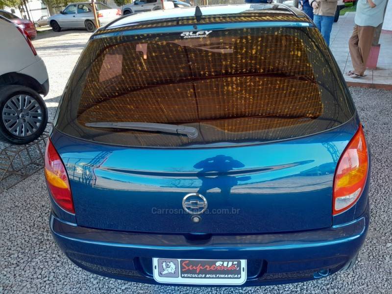 CHEVROLET - CELTA - 2003/2003 - Azul - R$ 16.500,00
