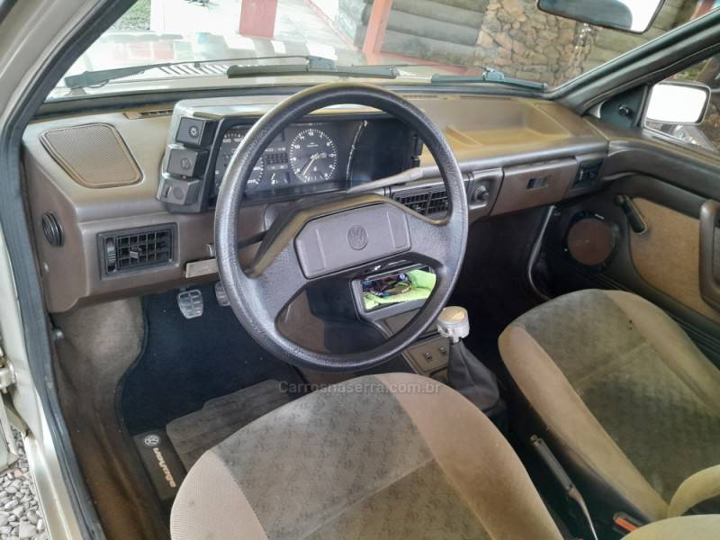 VOLKSWAGEN - VOYAGE - 1988/1988 - Prata - R$ 16.000,00