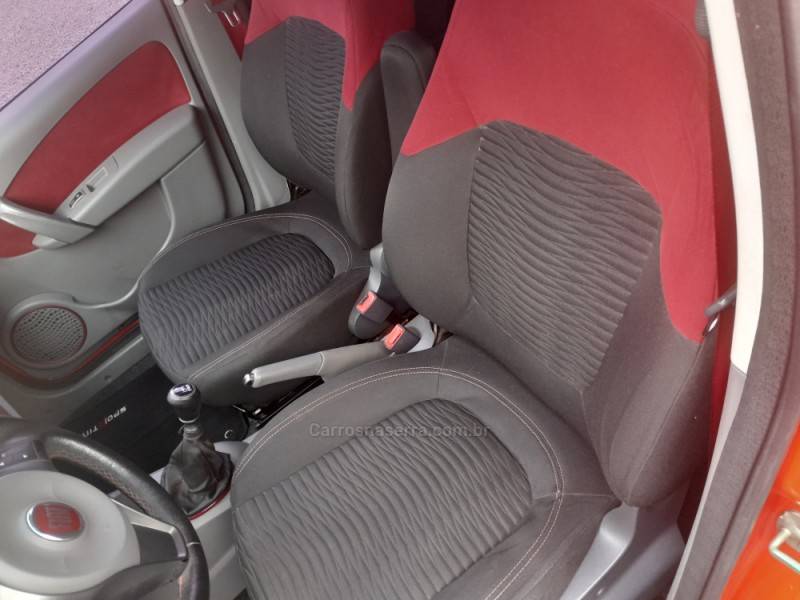 FIAT - PALIO - 2012/2013 - Vermelha - R$ 41.000,00