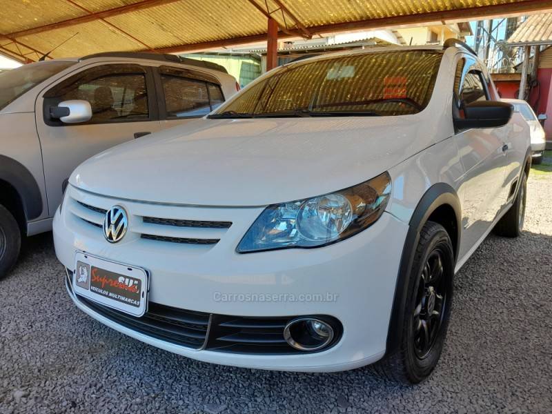 VOLKSWAGEN - SAVEIRO - 2010/2011 - Branca - R$ 39.900,00