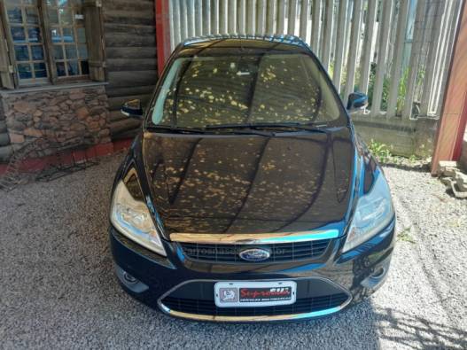 FORD - FOCUS - 2010/2011 - Preta - R$ 39.900,00