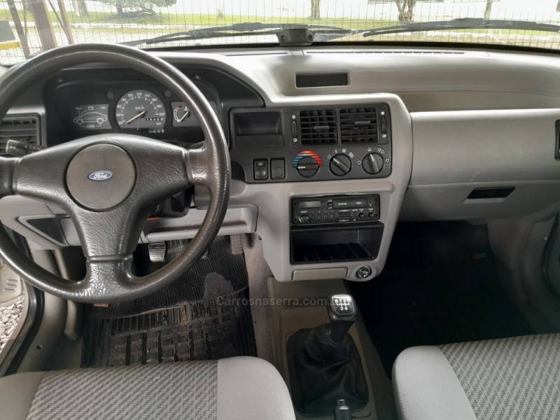 FORD - ESCORT - 1995/1995 - Prata - R$ 15.000,00