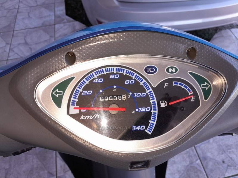 HONDA - BIZ 125 - 2005/2006 - Azul - R$ 8.800,00