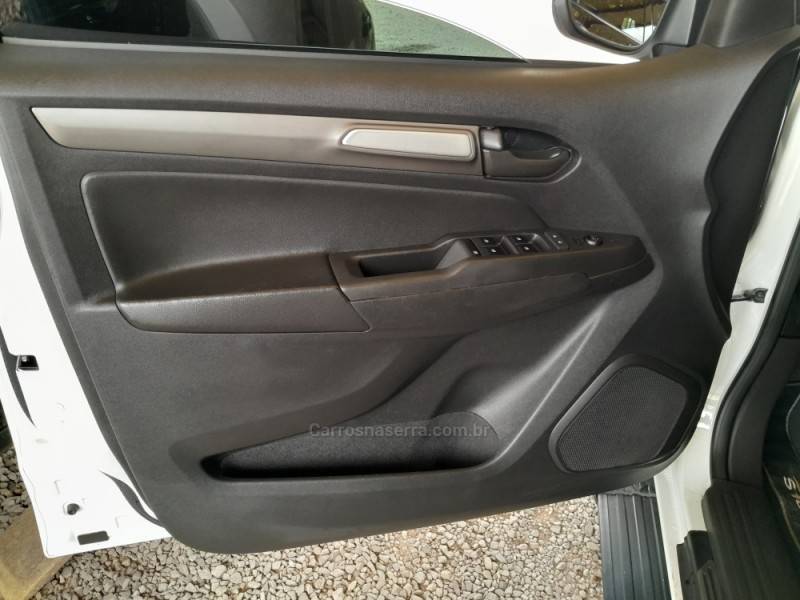 CHEVROLET - S10 - 2017/2018 - Branca - R$ 125.000,00