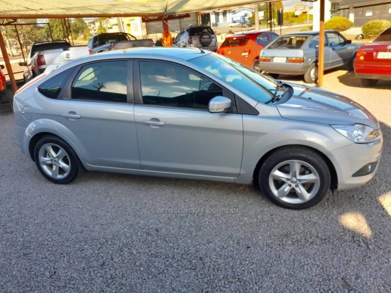 FORD - FOCUS - 2009/2009 - Prata - R$ 36.000,00
