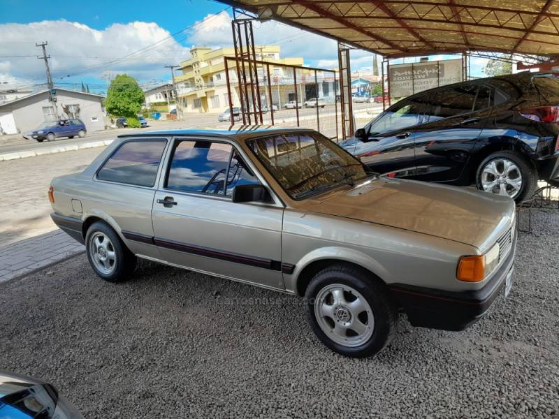 VOLKSWAGEN - VOYAGE - 1988/1988 - Prata - R$ 16.000,00