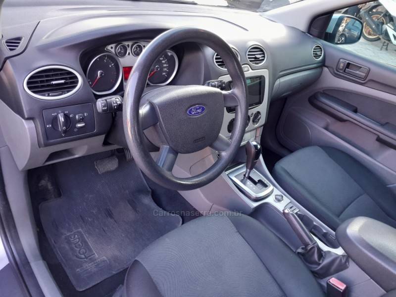 FORD - FOCUS - 2009/2009 - Prata - R$ 36.000,00