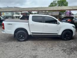 CHEVROLET - S10 - 2017/2018 - Branca - R$ 125.000,00
