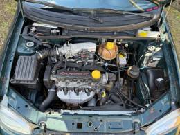 CHEVROLET - CORSA - 2001/2001 - Verde - R$ 15.000,00