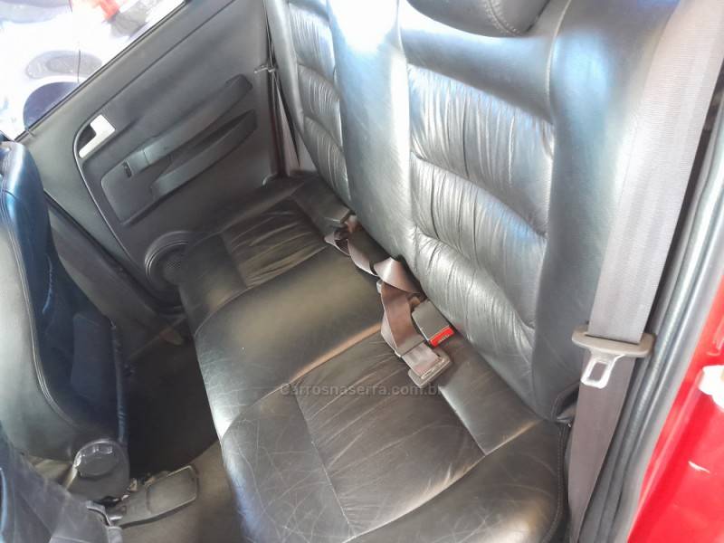 VOLKSWAGEN - CROSSFOX - 2005/2006 - Vermelha - R$ 31.000,00