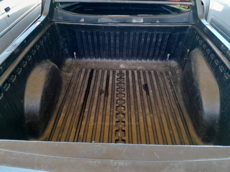 VOLKSWAGEN - SAVEIRO - 2010/2011 - Branca - R$ 39.900,00