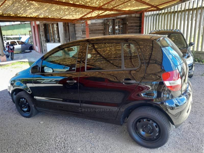 VOLKSWAGEN - FOX - 2006/2007 - Preta - R$ 22.000,00