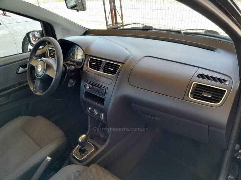 VOLKSWAGEN - FOX - 2011/2012 - Prata - R$ 38.500,00