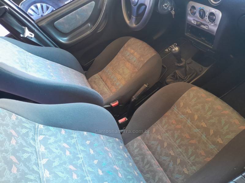 CHEVROLET - CELTA - 2003/2003 - Azul - R$ 16.500,00
