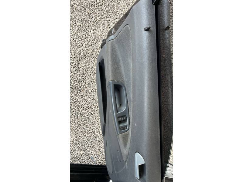 VOLKSWAGEN - GOL - 2008/2009 - Preta - R$ 25.000,00