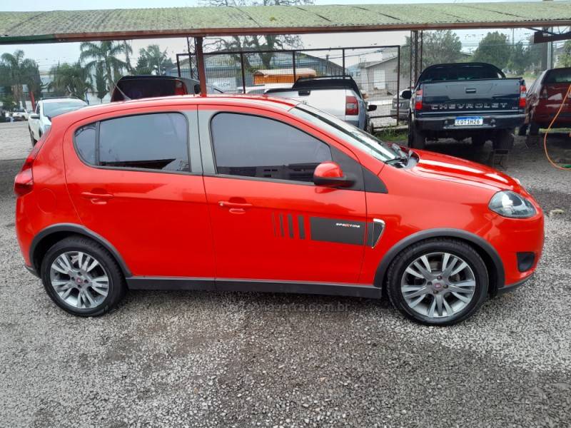 FIAT - PALIO - 2012/2013 - Vermelha - R$ 41.000,00