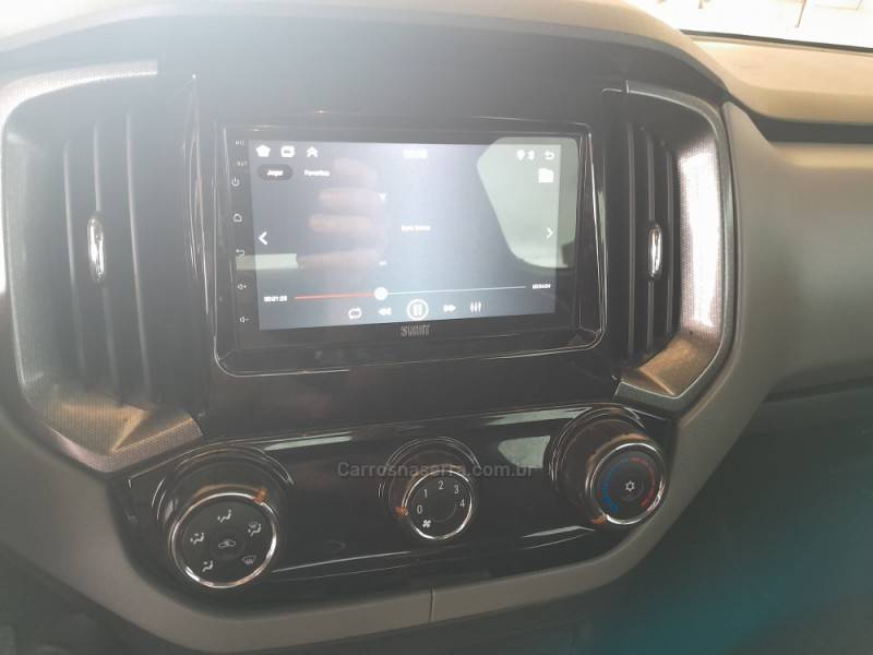 CHEVROLET - S10 - 2017/2018 - Branca - R$ 125.000,00