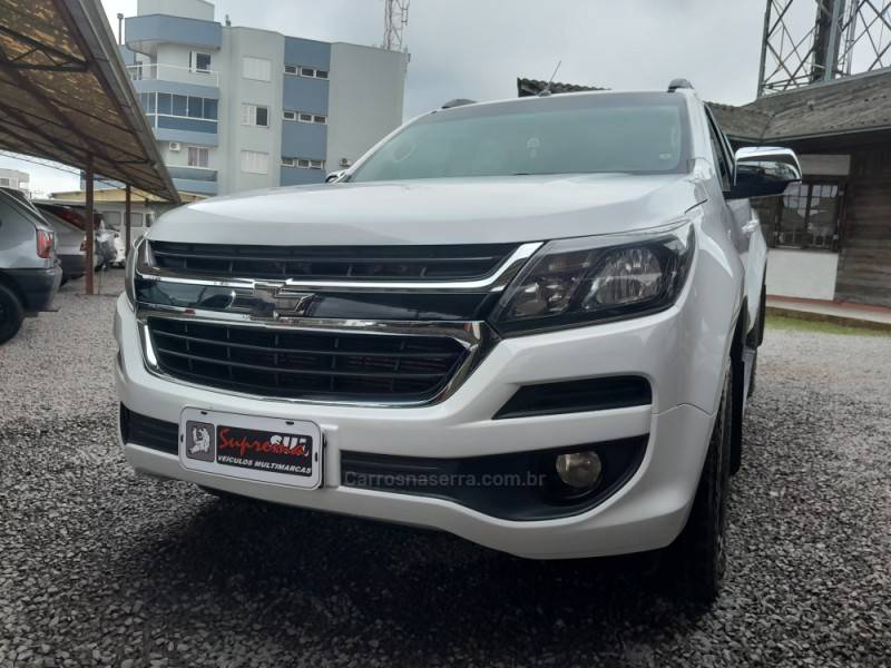 CHEVROLET - S10 - 2017/2018 - Branca - R$ 125.000,00