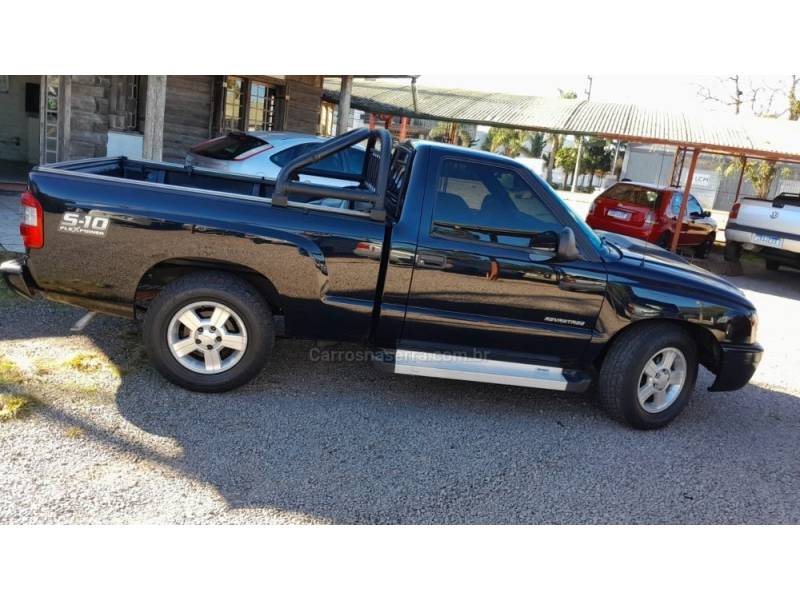 CHEVROLET - S10 - 2010/2011 - Preta - R$ 61.000,00
