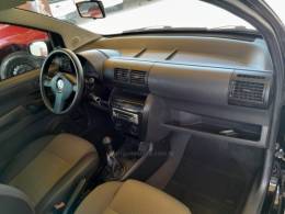 VOLKSWAGEN - FOX - 2006/2007 - Preta - R$ 22.000,00