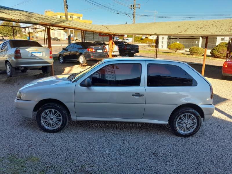 VOLKSWAGEN - GOL - 1995/1996 - Prata - R$ 12.000,00