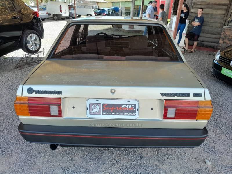 VOLKSWAGEN - VOYAGE - 1988/1988 - Prata - R$ 16.000,00