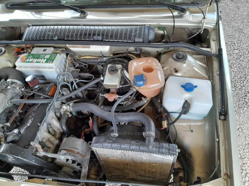 VOLKSWAGEN - VOYAGE - 1988/1988 - Prata - R$ 16.000,00