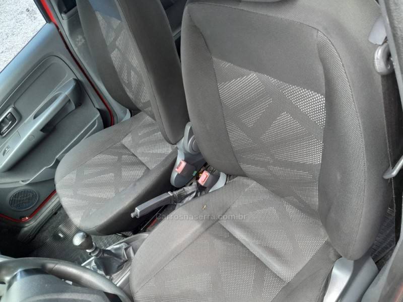 FIAT - PALIO - 2015/2015 - Vermelha - R$ 35.000,00