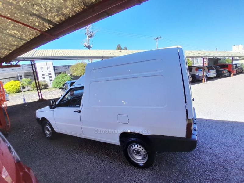 FIAT - FIORINO - 2004/2004 - Branca - R$ 25.000,00
