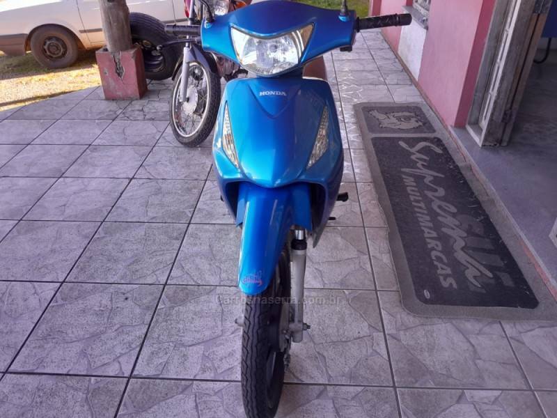 HONDA - BIZ 125 - 2005/2006 - Azul - R$ 8.800,00