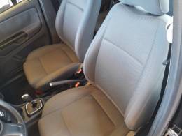 VOLKSWAGEN - FOX - 2011/2012 - Prata - R$ 38.500,00